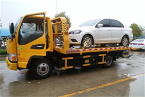 沁阳附近拖车救援24小时服务热线